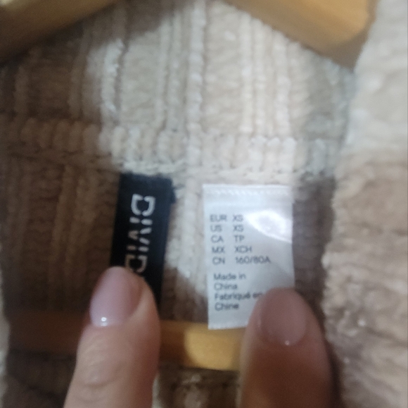 Divided mock neck soft chenille crop sweater - Picture 2 of 4